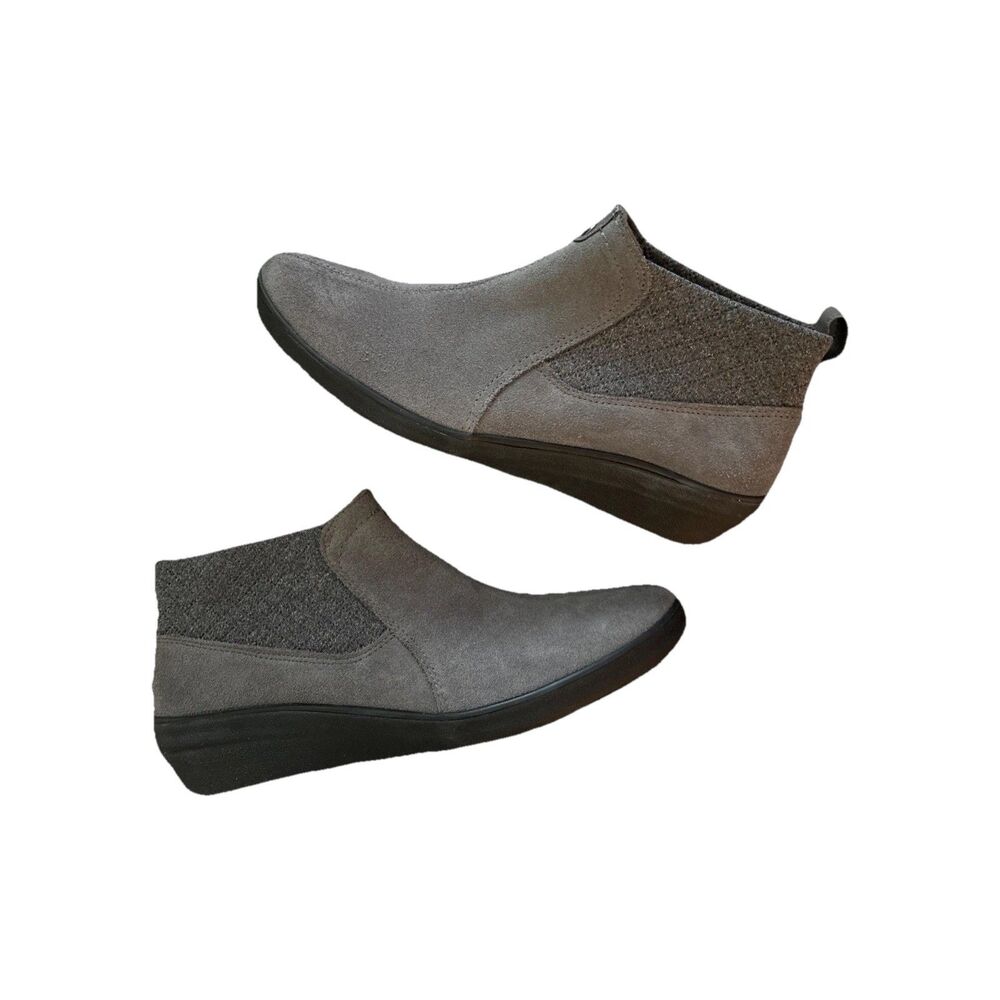 Grasshoppers EH58307 Gray Suede Wedge Slip-on Ankle Booties Sz 9.5 W Women EUC
